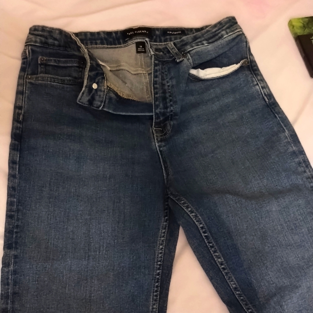 Jeans FREE ASSEMBLY SIZE 18